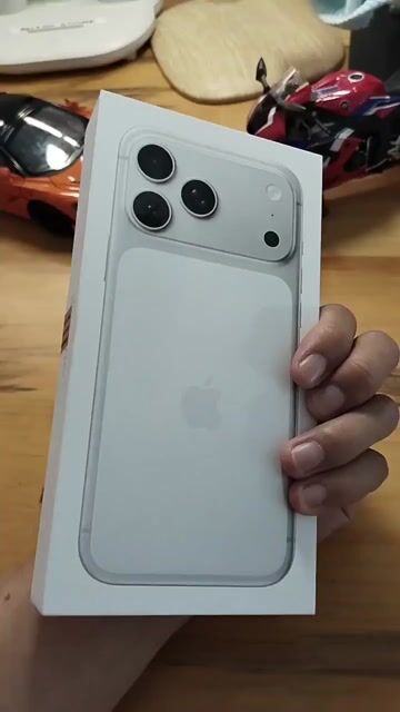 Apple iPhone 17 Pro Max 256GB Trắng. Mua bán Điện thoại tại Thị xã Phú Mỹ Bà Rịa - Vũng Tàu được đăng bởi Shark Store Phú Mỹ hình 1