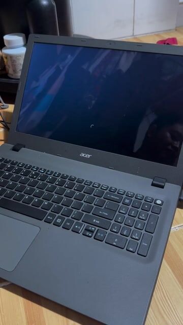Acer Aspire E5-573 đen. Mua bán Laptop tại Thành phố Thủ Đức Tp Hồ Chí Minh được đăng bởi Nhựt Hiếu hình 1