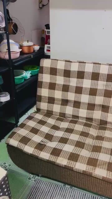 Ghế sofa Nâu Trắng Kẻ caro. Mua bán Bàn ghế tại Quận Gò Vấp Tp Hồ Chí Minh được đăng bởi Phạm Hà hình 1