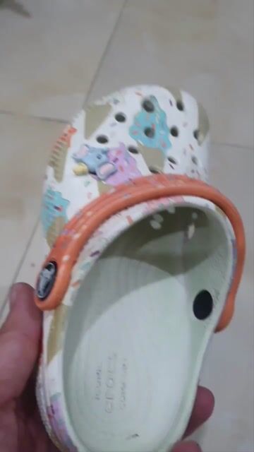 Dép Crocs Trắng size 10 Đã sử dụng. Mua bán Giày dép tại Quận 4 Tp Hồ Chí Minh được đăng bởi Nguyễn Long hình 1