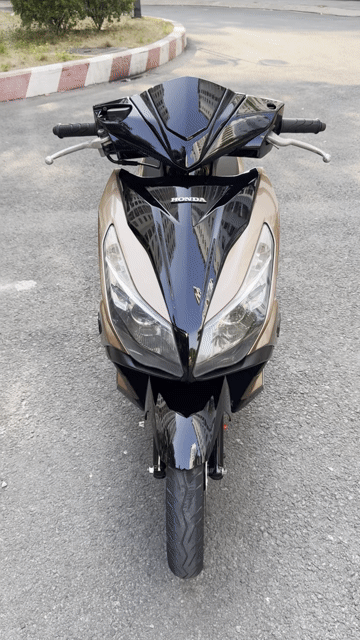 Honda Air Blade 125 Vàng đồng TFT BSTP nguyên zin. Mua bán Xe máy tại Quận 12 Tp Hồ Chí Minh được đăng bởi XE MÁY HẢI THANH hình 1