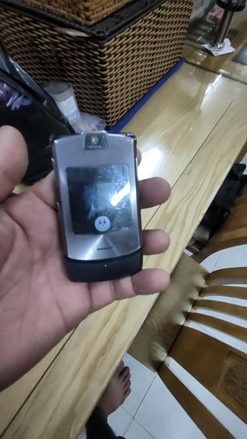 Điện thoại Motorola V3 ..đt forme. Mua bán Điện thoại tại Quận Bình Thạnh Tp Hồ Chí Minh được đăng bởi VỦ hình 1