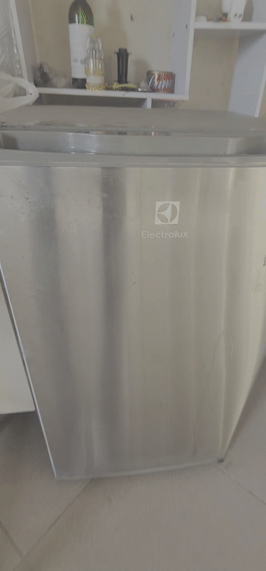 Tủ lạnh Electrolux 90L Bạc còn tốt. Mua bán Tủ lạnh tại Quận 12 Tp Hồ Chí Minh được đăng bởi watermark  hình 1