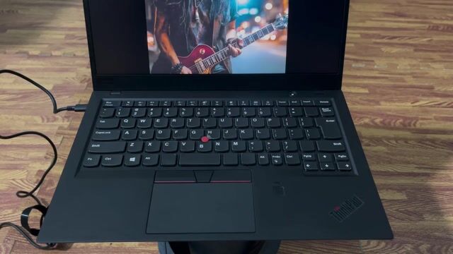 ThinkPad X1 Carbon Gen 6 Core i5 8th / 14 inch. Mua bán Laptop tại Huyện Đông Anh Hà Nội được đăng bởi NQ Laptop hình 1