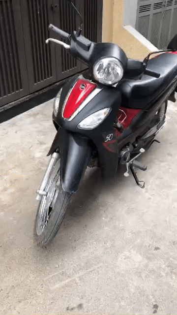 SYM Angel 50cc 2023 Đen mờ phối đỏ 6022 km. Mua bán Xe máy tại Quận Đống Đa Hà Nội được đăng bởi Huy Vu hình 1