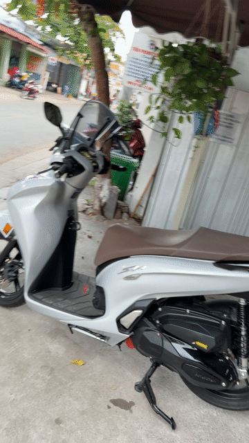 Honda SH 2023 Bạc 6400km. Mua bán Xe máy tại Quận Bình Thạnh Tp Hồ Chí Minh được đăng bởi Vũ Bá Anh hình 1