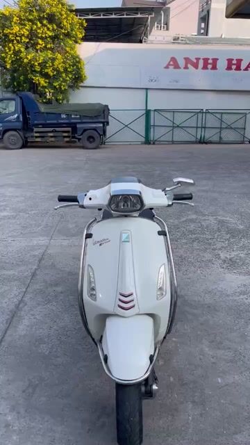 Piaggio Vespa Sprint Trắng biển tp chính chủ. Mua bán Xe máy tại Quận Bình Thạnh Tp Hồ Chí Minh được đăng bởi văn vũ hình 1