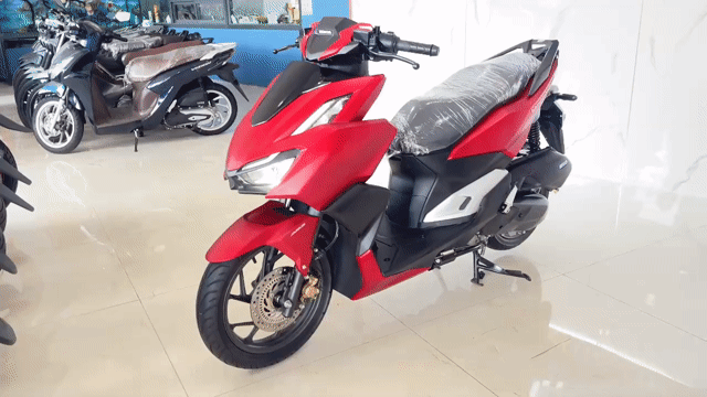 Honda Vario 160 2023 Đỏ 1000 km. Mua bán Xe máy tại Quận Ô Môn Cần Thơ được đăng bởi XE MÁY QUANG TRẦN chuyen bán xe trúng thưởng  hình 1