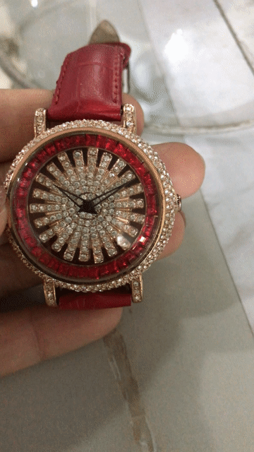 Đồng hồ đeo tay nữ đá Đỏ. Mua bán Đồng hồ tại Quận Kiến An Hải Phòng được đăng bởi Thu Hương hình 1