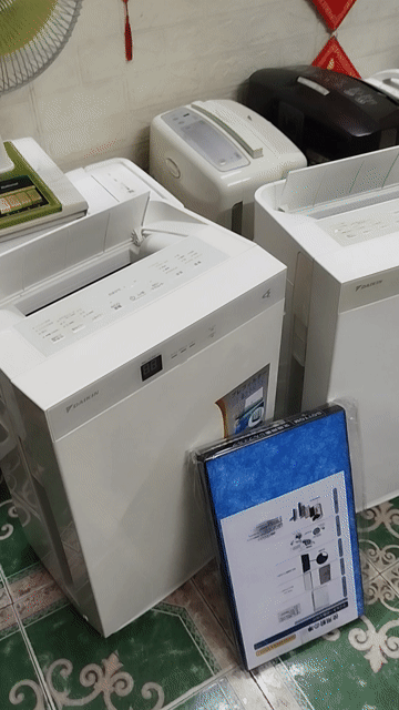 Máy lọc không khí Daikin bù ẩm Trắng HEPA. Mua bán Nội thất, đồ gia dụng khác tại Quận Hoàng Mai Hà Nội được đăng bởi TOÀN JAPAN hình 1