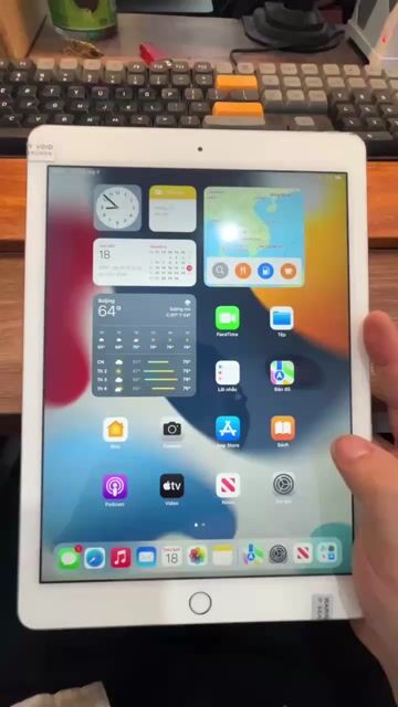Ipad air 2 32GB Wifi. Máy tốt, ship hỏa tốc, đủ PK. Mua bán Máy tính bảng tại Quận Hai Bà Trưng Hà Nội được đăng bởi Đỗ Trung Hiếu hình 1