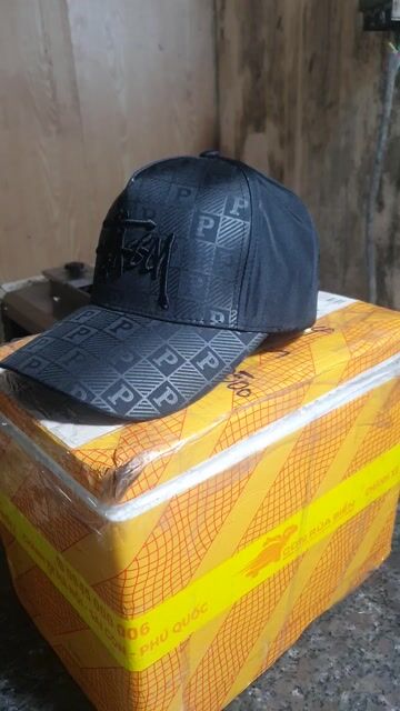 Mũ lưỡi trai Vải Đen size vừa. Mua bán Phụ kiện thời trang khác tại Quận 7 Tp Hồ Chí Minh được đăng bởi Yến Phạm hình 1