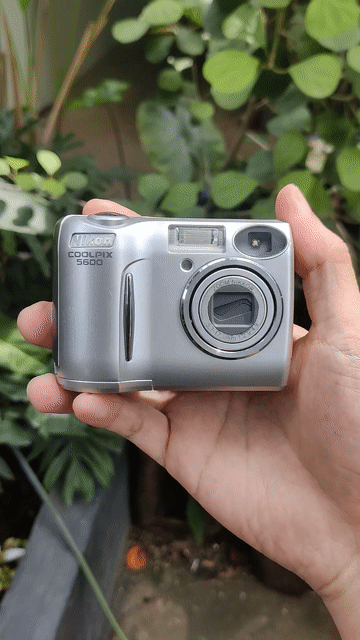 Máy ảnh Nikon Coolpix E5600 Bạc. Mua bán Máy ảnh, Máy quay tại Thành phố Biên Hòa Đồng Nai được đăng bởi Ngọc Tiến hình 1