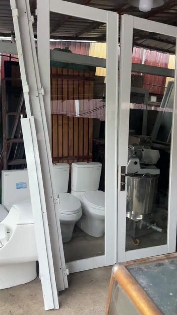 2 bộ cửa nhôm  2 cánh mở có khuôn bao hệ 10. Mua bán Nội thất, đồ gia dụng khác tại Quận 7 Tp Hồ Chí Minh được đăng bởi Quang hình 1
