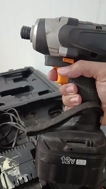Máy khoan pin 12V Đen. Mua bán Đồ chuyên dụng, Giống nuôi trồng tại Huyện Tam Nông Đồng Tháp được đăng bởi Trí Trí hình 1