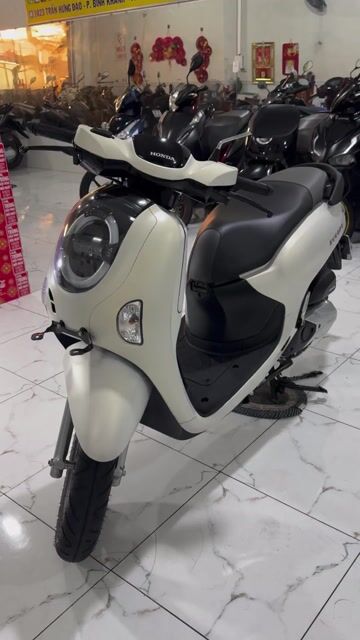 Honda Scoopy 2025 Trắng 900km. Mua bán Xe máy tại Thành phố Long Xuyên An Giang được đăng bởi Cầm Đồ Bình Tâm  hình 1