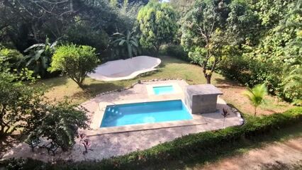 Swimming pool & Skate bowl