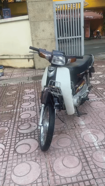 Honda Dream 50cc Nâu Trắng Nguyên bản. Mua bán Xe máy tại Quận Nam Từ Liêm Hà Nội được đăng bởi chị lan hình 1