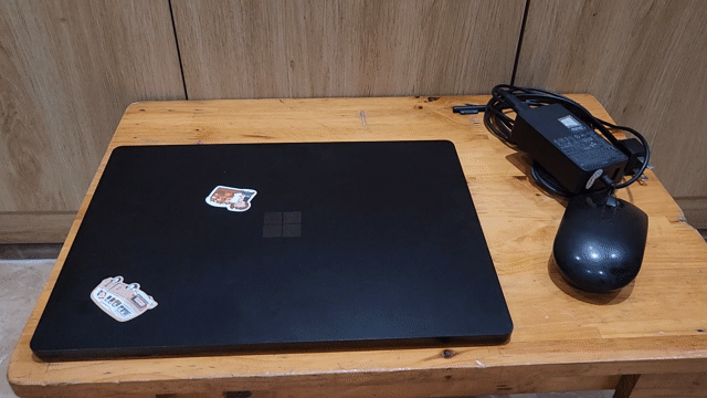 Microsoft Surface Laptop i5 Đen. Mua bán Laptop tại Quận Nam Từ Liêm Hà Nội được đăng bởi Ngô Thị Hảo hình 1