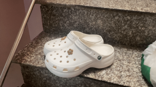 Crocs Classic Unisex sz w10  41-42  chinhhang. Mua bán Giày dép tại Quận 5 Tp Hồ Chí Minh được đăng bởi cho tôi 5 sao đê hình 1