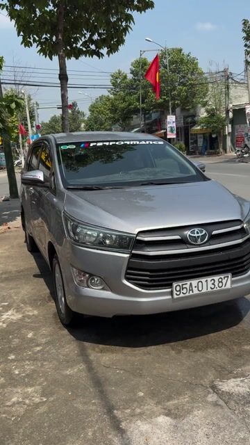 Toyota Innova E 2019 Bạc xe gia đình tặng hết đồ. Mua bán Ô tô tại Thành phố Dĩ An Bình Dương được đăng bởi Nguyễn Thành Công hình 1