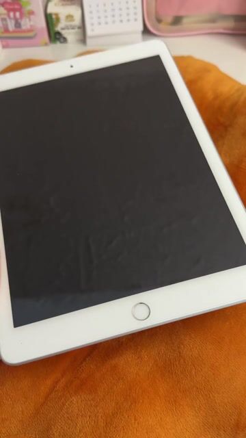 Apple iPad Gen 6 Wifi 32GB Bạc. Mua bán Máy tính bảng tại Quận Tân Phú Tp Hồ Chí Minh được đăng bởi Lam Phương hình 1