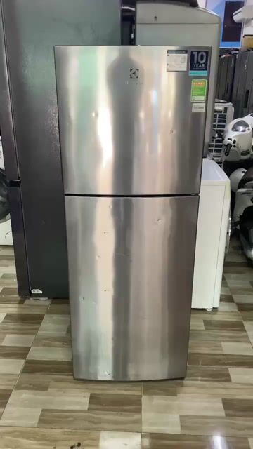 Tủ lạnh Electrolux 225L Inverter dùng tốt bền BH3T. Mua bán Tủ lạnh tại Thành phố Dĩ An Bình Dương được đăng bởi PHƯỚC THƯ Kho Điện Máy hình 1