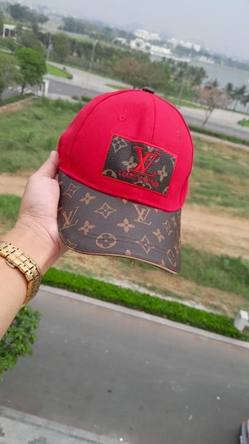 Mủ lưỡi trai LV 2hand lướt như mới 98%. Mua bán Phụ kiện thời trang khác tại Thành phố Thủ Đức Tp Hồ Chí Minh được đăng bởi Giày cũ Mỹ Thái hình 1