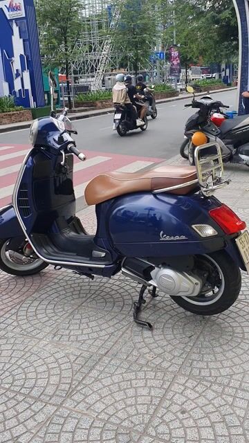 kẹt bán nhanh Vespa GTS nhập Ý Xanh đậm. Mua bán Xe máy tại Quận 1 Tp Hồ Chí Minh được đăng bởi Tư vấn pháp lý Bất động Sản hình 1