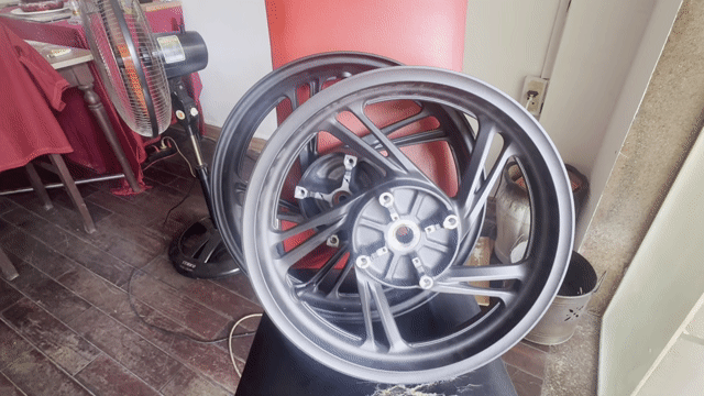 mâm,cảng,chốngđứng sh 2025zin tháo xe,mới 99%. Mua bán Phụ tùng xe tại Quận 3 Tp Hồ Chí Minh được đăng bởi quang hình 1