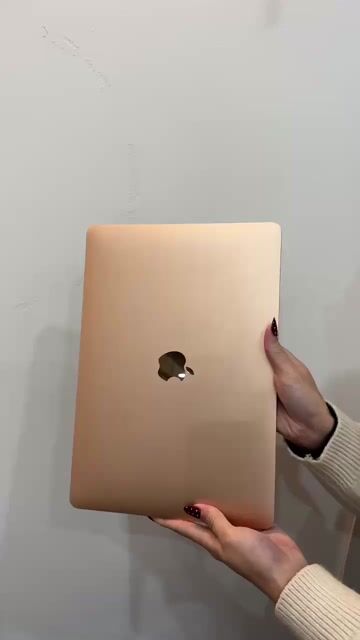 Macbook Air M1 256GB màu vàng đẹp 99% BH 1 đổi 1. Mua bán Laptop tại Quận Cầu Giấy Hà Nội được đăng bởi Henry Shop hình 1