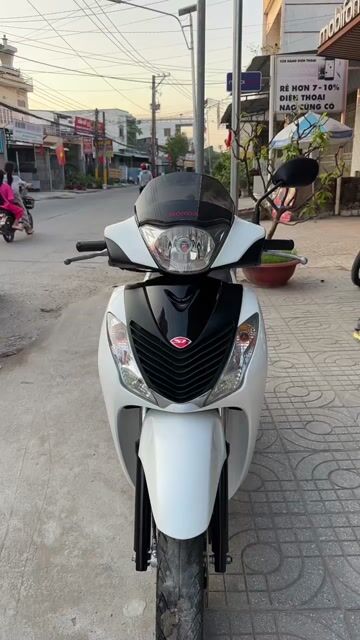 Honda SH 150 Ý 2010 trắng đen ( hỗ trợ góp ). Mua bán Xe máy tại Huyện Chợ Mới An Giang được đăng bởi Cửa hàng xe Thiên Phước 2 hình 1