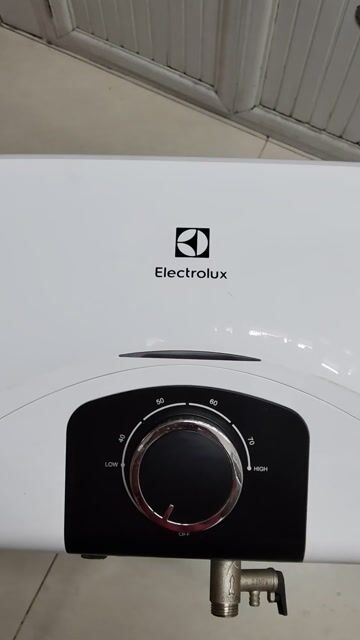 Thanh lý nhanh máy nước nóng gián tiếp Electrolux . Mua bán Thiết bị vệ sinh, nhà tắm tại Quận 5 Tp Hồ Chí Minh được đăng bởi Drap Gối Nệm SAN SAN hình 1