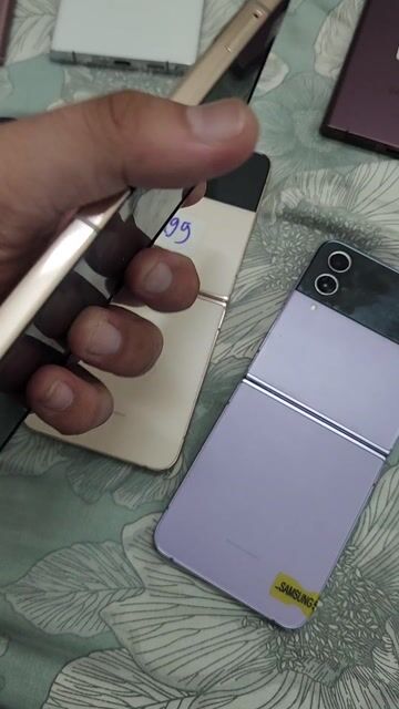 Samsung Galaxy Z Flip4 màn đẹp ko lỗi. Mua bán Điện thoại tại Huyện Bình Chánh Tp Hồ Chí Minh được đăng bởi Thảo Samsung hình 1