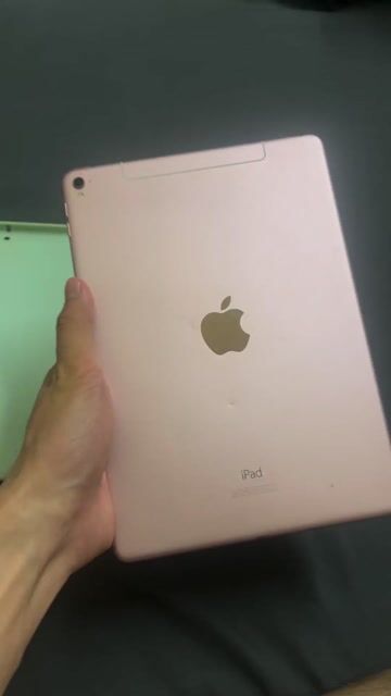 Apple iPad Vàng hồng. Mua bán Máy tính bảng tại Quận Tân Phú Tp Hồ Chí Minh được đăng bởi Lousis Chen hình 1