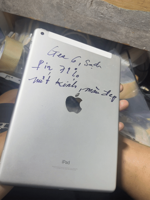 Apple iPad Gen 6 32GB Bạc Đã sử dụng. Mua bán Máy tính bảng tại Quận Phú Nhuận Tp Hồ Chí Minh được đăng bởi Tấn hình 1