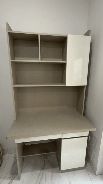 Bàn học Gỗ Trắng, Xám 1m2 x 0.5m Mới. Mua bán Bàn ghế tại Quận Cầu Giấy Hà Nội được đăng bởi matcha latte hình 1