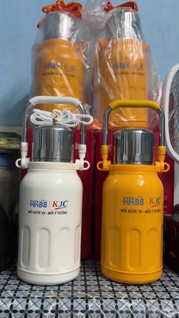 Bình giữ nhiệt Inox Trắng Vàng. Mua bán Dụng cụ nhà bếp tại Thành phố Sa Đéc Đồng Tháp được đăng bởi Hải Thủy hình 1