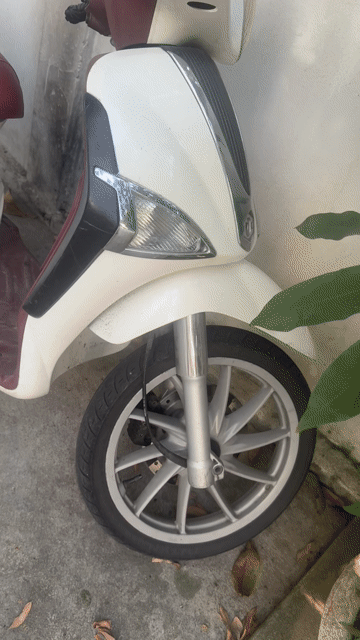 Piaggio Liberty Trắng kem. Mua bán Xe máy tại Quận Cẩm Lệ Đà Nẵng được đăng bởi Huy Hoàng Quốc hình 1