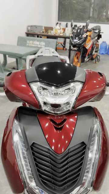 Honda SH125 ABS 2018 Đẹp Lung Linh Chuẩn Zin. Mua bán Xe máy tại Thành phố Long Khánh Đồng Nai được đăng bởi Cửa Hàng Xe Máy Cũ Thành Phát Đồng Nai hình 1