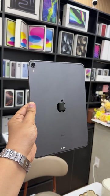 Apple iPad Pro 2018 256GB 4G Xám Màn ép kính. Mua bán Máy tính bảng tại Quận Thanh Khê Đà Nẵng được đăng bởi Duy Minh Apple Store hình 1