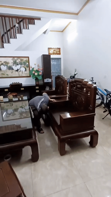 Bộ bàn ghế gỗ Tàu có đệm da. Mua bán Bàn ghế tại Huyện Phú Xuyên Hà Nội được đăng bởi Nhạc Vàng Mộc hình 1