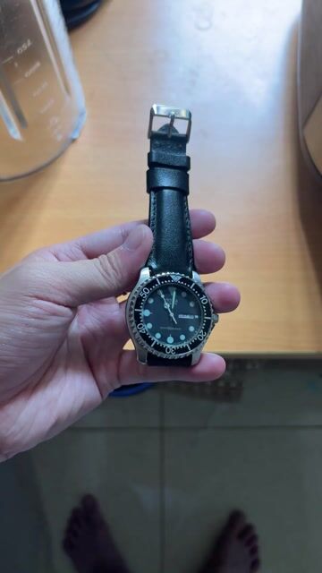 Đồng hồ Citizen Vega Diver Quartz Nam Đen. Mua bán Đồng hồ tại Huyện Đắk R'Lấp Đắk Nông được đăng bởi Đoàn Thảo hình 1
