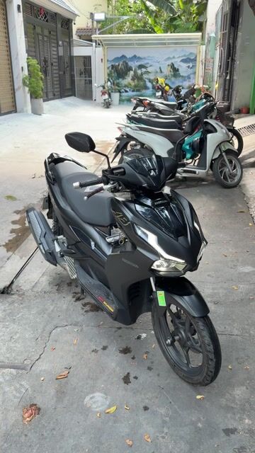 Honda Air Blade 125 2024 Đen 8000 km. Mua bán Xe máy tại Quận Bình Tân Tp Hồ Chí Minh được đăng bởi Nguyễn Khắc Hùng hình 1