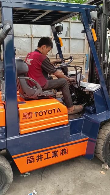 Xe nâng Toyota 3 tấn. Mua bán Phương tiện khác tại Thành phố Thuận An Bình Dương được đăng bởi Vancoi Nguyen hình 1