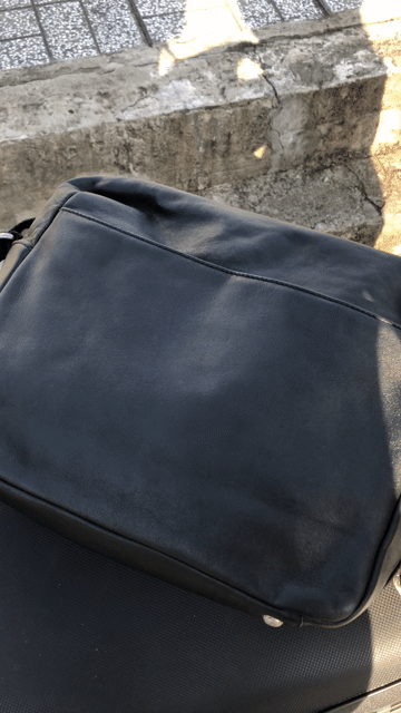 Túi đeo chéo Bally Da bò Đen Unisex. Mua bán Túi xách tại Quận Ninh Kiều Cần Thơ được đăng bởi Giày Si A CHAN 1975 hình 1
