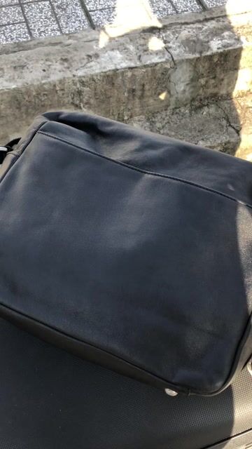 Túi đeo chéo Bally Da bò Đen Unisex. Mua bán Túi xách tại Quận Ninh Kiều Cần Thơ được đăng bởi Giày Si A CHAN 1975 hình 1