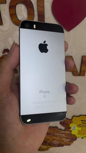iPhone SE1- Dung lượng 16GB Zin Hiếm. Pin 100. Mua bán Điện thoại tại Quận Long Biên Hà Nội được đăng bởi ADAYROI ĐIỆN THOẠI RUBY  hình 1