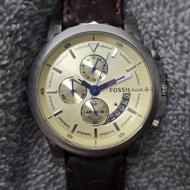 FOSSIL thương hiệu Mỹ