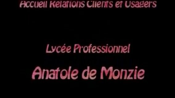 "A votre service"